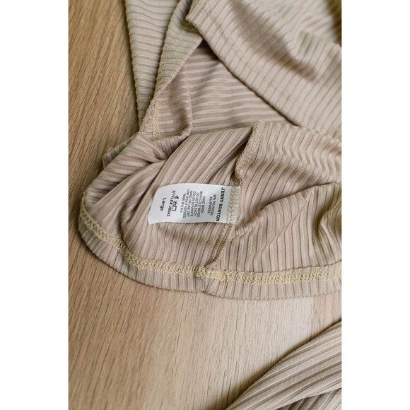 Christie Los Angeles beige key hole front womens top L - Picture 5 of 7